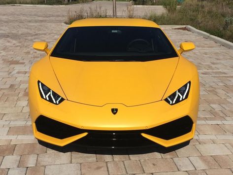 Yellow Calipers, Yellow Lamborghini, Cool Truck Accessories, Ns 200, Luxury Cars Audi, Cool Car Pictures, Yellow Car, Big Car, Ferrari Car