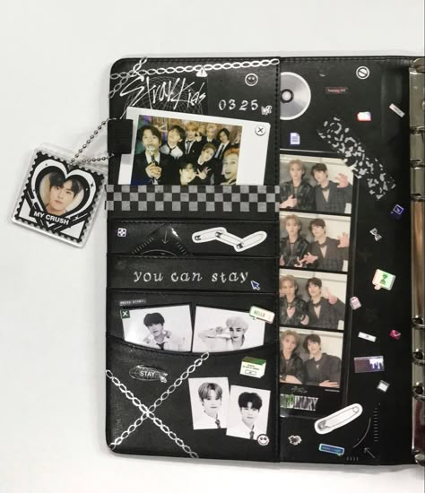 #kpop #macaronbinder #black #skz #photocardbinder #design #deco #diy Macaron Binder Deco Kpop, Kpop Macaron Binder, Pc Binder Deco, Photocard Binder Deco, Skz Binder Cover, Macaron Binder Deco, Binder Design Ideas, Kpop Pc Binder, Binder Decoration Ideas