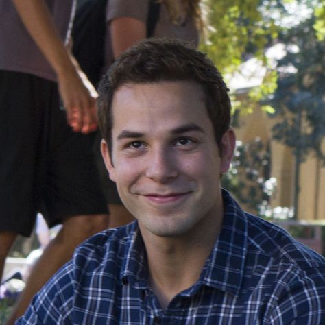 Jesse Jessie From Pitch Perfect, Jesse Pitch Perfect, Jesse Swanson, Pitch Perfect 1, Skylar Astin, Hottest Male Celebrities, Fav Movies, Sing To Me, Cake Pictures