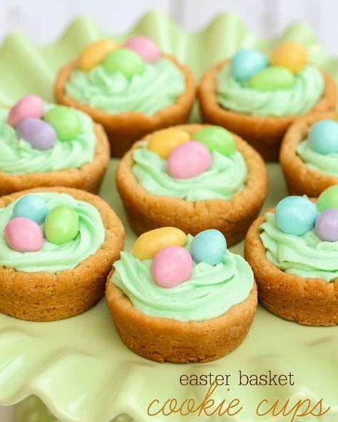 These are the cutest Easter basket cookies! Fun Easter treat for your Easter party. Easter Basket Cookies, Fun Easter Treats, Homemade Buttercream, Cookie Cups Recipe, Easter Sweets, Easter Desserts Recipes, Slow Cooker Desserts, Easter Baking, Easter Goodies