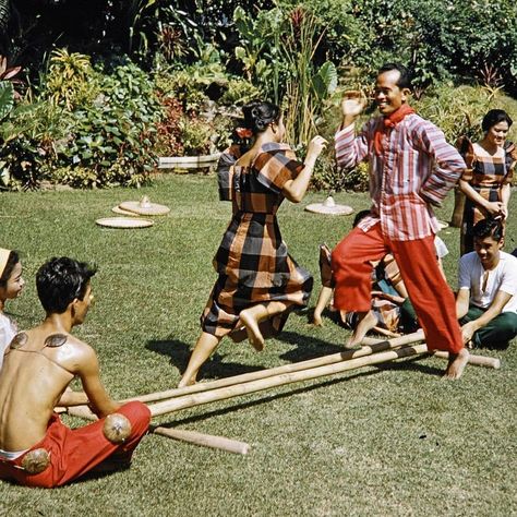 Philippine Folk Dance, Reese Lansangan, Philippine Traditions, University Of Wisconsin Milwaukee, Dna Project, Filipino Wedding, Cultural Dance, Filipino Art, Philippine Art