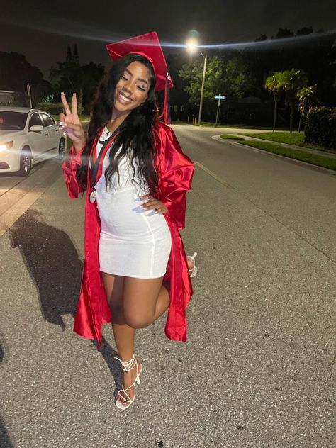 Graduation Outfit Red Cap And Gown, Graduation Dresses With Cap And Gown, Red Cap And Gown Senior Pictures, Graduation Outfit Ideas Red Cap And Gown, Senior Inauguration Outfits, Burgundy Cap And Gown Graduation Outfit, Graduation Outfits For Women High School, Red Cap And Gown Graduation, Red Cap And Gown Graduation Outfit