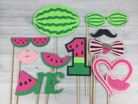 Watermelon Birthday Party Theme, Watermelon Photo, Baby Shower Watermelon, Watermelon Theme, Diy Photo Booth Props, Party Photo Booth Props, Watermelon Birthday Parties, Birthday Props, Watermelon Baby