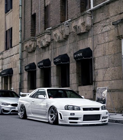 Gtr R34 Skyline White Wallpaper, White Nissan Gtr, Nissan Skyline 2000 Gtr Wallpaper, White Jdm Cars, White R34 Gtr, White Gtr R34 Skyline, Nissan Skyline Gtr R34 White, Nissan R34, R34 Skyline