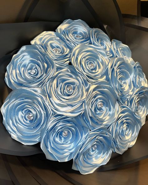 #lightblueboquet#boquetofflowers#lightblue🩵#cute #eternalroses🌹#eternalflowers#🙈🩵✨ #boquetofflowers#ribbonflowers#ribbonroses🩵 Blue Ribbon Bouquet, Bouquet Business, Handmade Gifts For Boyfriend, Ribbon Rose, Ribbon Bouquet, Ribbon Roses, Ribbon Flowers, Blue Ribbon, Fun Ideas