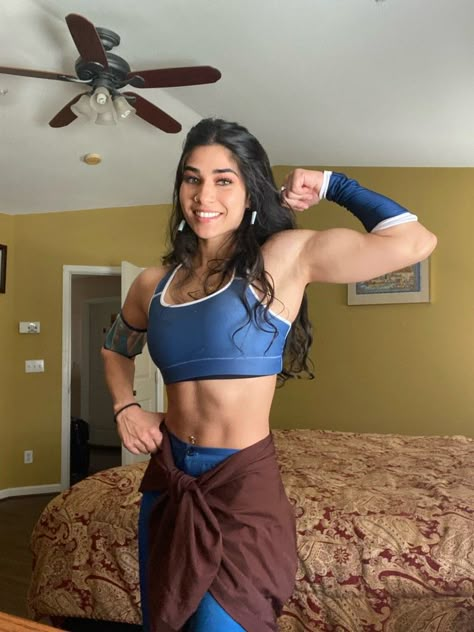 Buff Women Poses, Slim Muscular Woman, Buff Woman, Muscle Mommies, Avatar Studios, Avatar Cosplay, Buff Women, Muscle Mommy, Photographie Portrait Inspiration