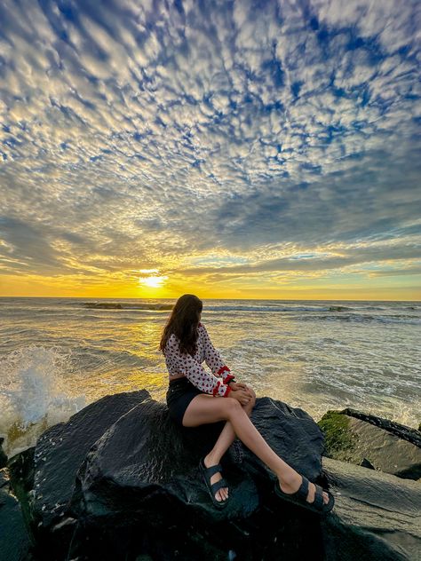 Beautiful and breathtaking sunrise at the Promenade/ Rock Beach of Pondicherry. Andaman Photography Ideas, Pondicherry Photoshoot Ideas, Poses For Trip Pictures, Andaman Pictures, Pondicherry Aesthetic Photos, Pondicherry Poses, Pondicherry Photography Poses, Pondicherry Photoshoot, Pondicherry Photography Ideas