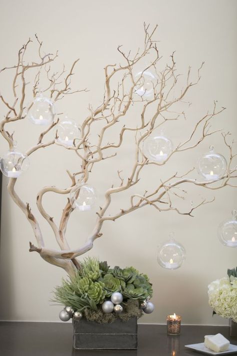 manzanita // hanging glass bulb candleholders // winter wedding Takken Decor, Branch Centerpieces, Winter Wedding Centerpieces, Candle Sticks Wedding, Hanging Candle Holder, Rustic Wedding Decorations, Hanging Candles, Branch Decor, Deco Floral