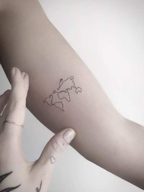 One Line World Tattoo, World Map Fine Line Tattoo, Fine Line Tattoo Minimalist Travel, Fine Line World Map Tattoo, Minimalist World Tattoo, Tiny Tattoos Travel, Minimalistic Travel Tattoo, Travel Fine Line Tattoo, Fine Line World Tattoo