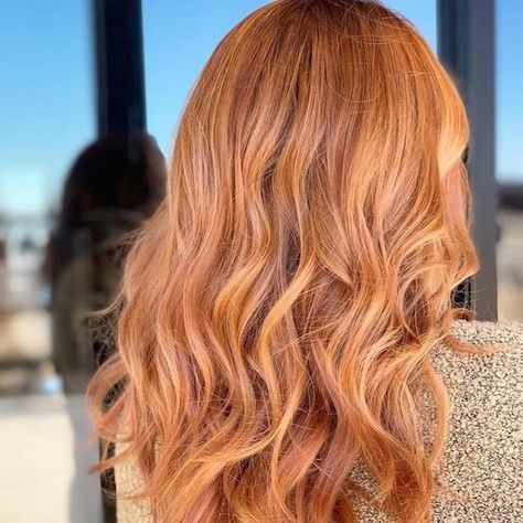 Honey Blonde Hair Color Formulas | Wella Professionals Strawberry Hair Dye, Strawberry Blonde Hair Color Formula, Light Strawberry Blonde Hair Color, Light Strawberry Blonde Hair, Dark Strawberry Blonde Hair, Dark Strawberry Blonde, Light Strawberry Blonde, Warm Blonde Hair, Strawberry Blonde Highlights