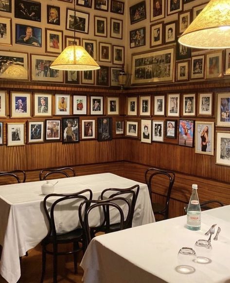 Milan Restaurants, Restaurant Aesthetic, French Restaurant, Old Pub, French Restaurants, Wine Clubs, Restaurant Interior, Italian Restaurant, Cafe Interior