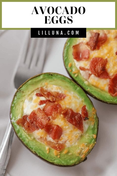 Avocado Bacon and eggs are simple, delicious and hearty! So many great ingredients are used and make for a great breakfast recipe without much work! #avocadoeggs #eggs #breakfast #avocadodish Avocado Egg Recipes, Ketogenic Breakfast, Breakfast Avocado, Avocado Recipes Healthy, Avocado Dishes, Desayuno Keto, Baked Avocado, Favorite Breakfast Recipes, Low Fat Cheese