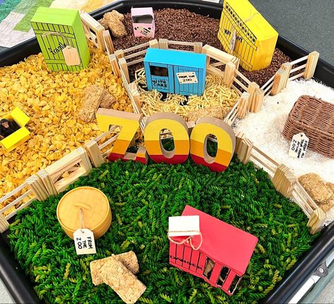 Dear Zoo Sensory Tray, Zoo Tuff Tray, Tuff Tray Ideas Toddlers, School Stories, Habitats Projects, Dear Zoo, Early Childhood Activities, Nursery Activities, Arabic Lessons