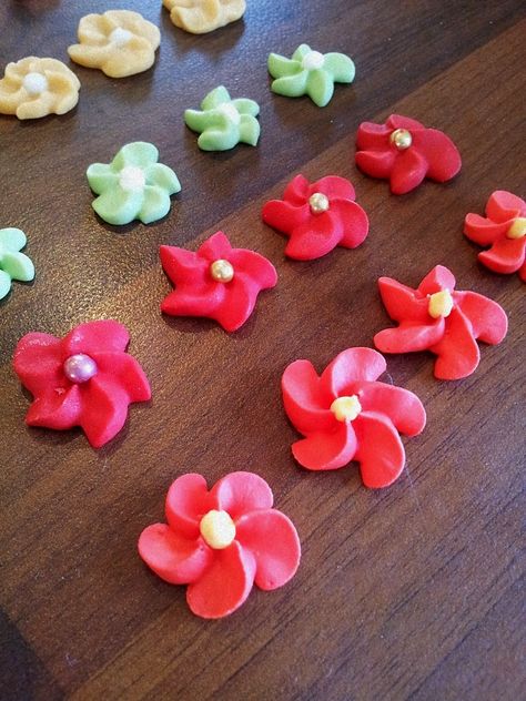 Royal Icing Recipe For Flowers, Piping Icing Recipe, Stiff Royal Icing Recipe, Royal Icing Recipe Without Meringue Powder, Royal Icing For Sugar Cookies, Icing For Sugar Cookies, Icing Recipe For Cake, Royal Icing Recipe With Egg Whites, Royal Icing Piping