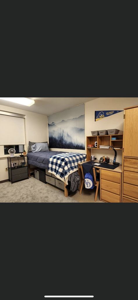 Men’s Dorm Room Ideas, Boy Dorm Room Ideas Colleges, Male Dorm Room Ideas, Boy College Dorms, College Dorm Room Ideas For Guys, Boarding School Dorm, Dorm Room Ideas For Guys, Guy Dorm, Guy Dorm Rooms