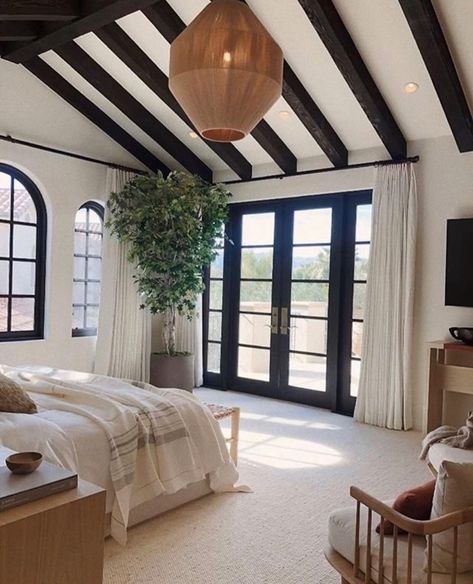 Cold, rainy, January days in Oklahoma got me wishing I was cozied up in this bedroom. All. Day. Long. Loving the pops of black as of lately.🖤🖤⠀ Design: @studiolifestyle_ .⠀ .⠀ .⠀ #studiocassa #architecture #interiors #grandlake #brokenarrow #tulsa #okc #grandlakearchitecture #lakehomes #lakehouses #okiearchitecture #oklahomadesigner #moderntudor #blackexteriors #steeproofs #communityovercompetition #womeninbusiness #womeninarchitecture Black Beams, Ashley Stark, Apartment Decoration, 3d Studio, Black Ceiling, Futurism, Ceiling Beams, House Inspo, Interior Design Inspiration