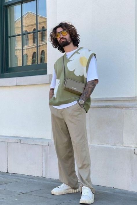 Trendy Male Outfit, Colorful Mens Fashion, European Spring, Vest Outfits Men, Mens Fashion Retro, Spiritual Fashion, Spring Outfits Men, Outfits Hombre, Men Street Fashion