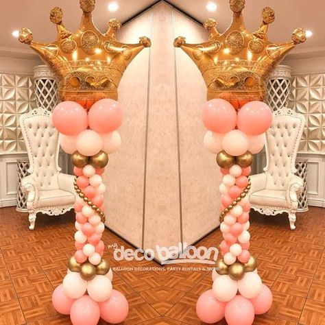 Princess Balloon Column, Crown Balloon Decorations, Sweet 16 Balloon Columns, Princess Balloon Columns, Balloon Organization, Balloon Columns Ideas, Prom Sendoff, Princess Peach Party, Balloon Pillars