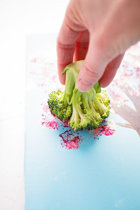 Paint With Broccoli: Fun Stamped Spring Tree - Welcome To Nana's Broccoli Painting, Fox Room, Tray Painting, Redbud Trees, Trees And Clouds, Vegetable Painting, Wal Art, Redbud Tree, Vegetable Prints