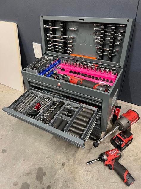 Tool Cart Ideas, Mechanics Shop Organization, Truck Tool Box Ideas, Milwaukee Tool Box Ideas, Tool Box Organization Ideas, Truck Toolbox Organization, Toolbox Organization, Work Truck Storage, Milwaukee Tool Box