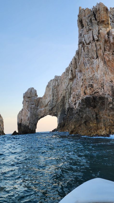 Foto tomada al atardecer en el arco de Cabos San Lucas Cabo San Lucas Aesthetic, Cabo Aesthetic, Arco Cabo San Lucas, Cabos San Lucas, Los Cabos San Lucas, Cabo Mexico, Cabo San Lucas Mexico, San Lucas, Cabo San Lucas