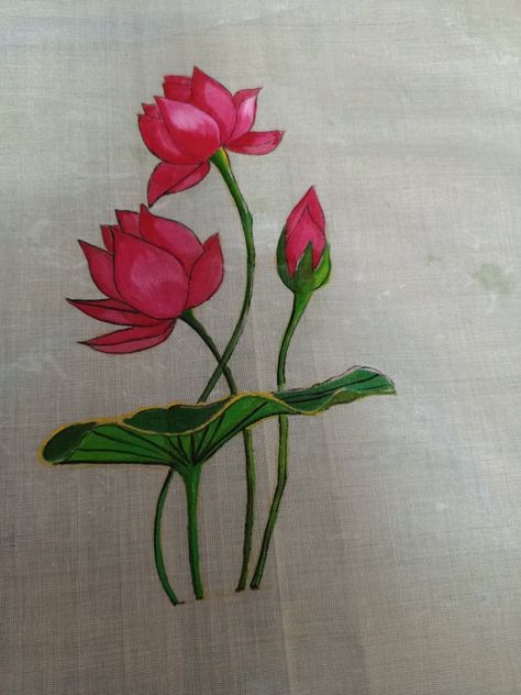 Fabric Painted Blouses, Hand Paint Blouse Designs, Lotus Painting On Blouse, Lotus Flower Fabric Painting, Freehand Painting Ideas, Blouse Back Painting Designs, Lotus Painting On Saree, Lotus Pattern Design, Lotus Fabric Painting