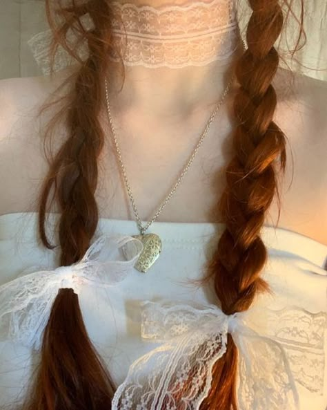 Bows Aesthetic, Horror Fashion, Ashlynn Ella, Lily Evans, Anne Shirley, Lily Rose Depp, Anne Of Green Gables, Green Gables, Ginger Hair