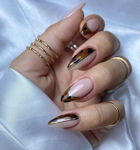 Carey Nails, Smokey Nails, Baddies Nails, Tortoise Nails, Tortoise Shell Nails, Shell Nails, Gold Manicure, Green Acrylic Nails, Smink Inspiration