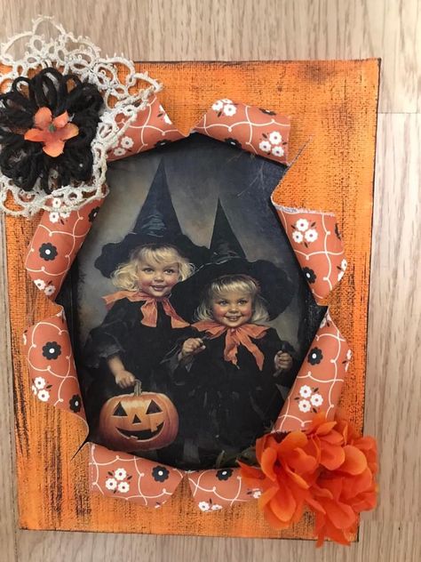 Ripped Canvas Art, Busted Canvas, Canvas Art Ideas, Country Halloween, Altered Canvas, Mod Podge Crafts, Halloween Clay, Halloween Crafts Decorations, Farm Art