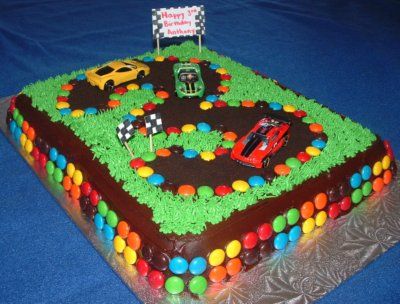 Race Track Cake Race Track Cake, Birthday Cupcakes Boy, Hot Wheels Cake, Cupcake Fondant, Race Car Cakes, Wheel Cake, Hotwheels Birthday Party, Cars Birthday Cake, Disney Birthday Cakes