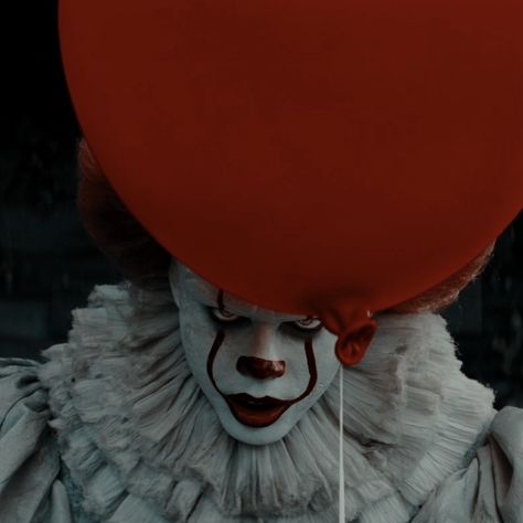 Richie Tozier Icons, Pennywise Aesthetic, Pennywise Film, Dbd Killers, Horror Vibes, Stephen Kings, Aesthetic Doctor, Richie Tozier, Clown Horror