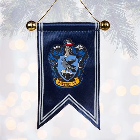 Ravenclaw Christmas, Ravenclaw Decor, Universal Harry Potter, Harry Potter Crest, Harry Potter Ornaments, Harry Potter Room Decor, Harry Potter Universal Studios, Harry Potter Ravenclaw, Harry Potter Hufflepuff