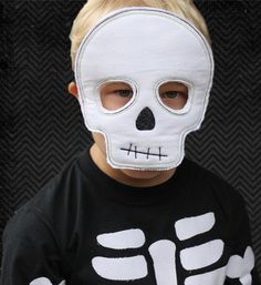 Skeleton Costume Ideas, Felt Skeleton, Skeleton Costume Kids, Costume Halloween Diy, Disney Costume Makeup, Diy Halloween Crafts, Handmade Halloween Costumes, Skeleton Mask, Mascaras Halloween