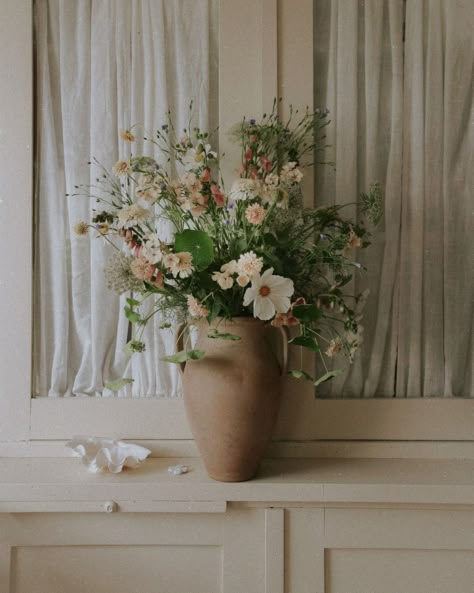 Bringing that ‘je ne sais quoi’ to your home. #cottagecore #countryhome #flowerarrangements #homeinteriors #danafabehome #farmhousedecor #farmhousestyle #kitchendecor #homedecor Aged Terracotta, Home Decor Timeless, Fresh Cut Flowers, Ceramic Pots, Spring Aesthetic, Spring Home Decor, Cottage Living, Stockholm Sweden, Business Inspiration