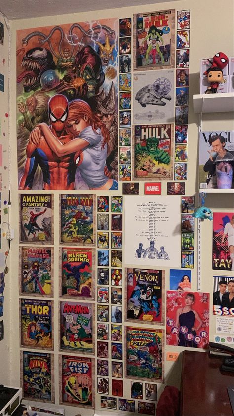 Comics On Wall, Dc Room Ideas, Comic Book Room Aesthetic, Marvel Fan Aesthetic Room, Marvel Poster Wall Bedroom, Comic Room Aesthetic, Spiderman Room Ideas Aesthetic, Comic Book Aesthetic Wallpaper, Marvel Themed Bedroom Aesthetic