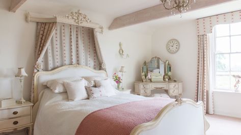 French bedroom ideas: 18 beautifully romantic looks | Real Homes Paris Style Bedroom, Parisian Chic Bedroom, French Tudor, Rustic Bedrooms, Surrey House, Fabric Library, Poster Beds, Country Style Bedroom, Cozy Beds