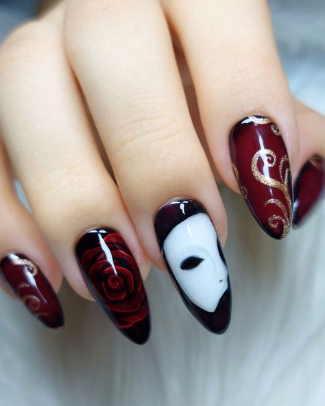 Phantom Of The Opera Acrylic Nails, Phantom Of The Opera Makeup Ideas, Phantom Of The Opera Nail Ideas, Hadestown Nails, Goth Prom Nails, Red Black Halloween Nails, Theater Nails, Elvira Nails, Tortured Poets Department Nails