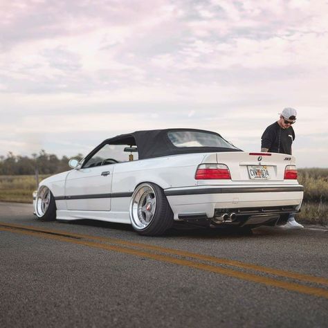 BMW E36 M3 cabrio white stance E36 Convertible, Bmw E36 M3, Bmw Tuning, Car Vibes, E36 Coupe, E36 M3, Bmw Classic Cars, Bmw 325i, E36 Bmw