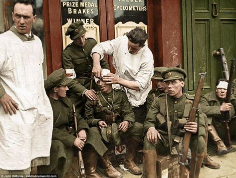 Incredible Colorized Photos of Ireland's Civil War (1923-24) ~ vintage everyday Easter Rising, Ireland History, Images Of Ireland, Vintage History, Colorized Photos, Free State, Irish History, Military Photos, Army Soldier