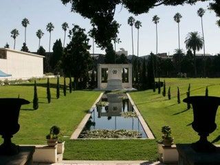 La Museum Of Art, Unique Tombstones, New Beverly Cinema, Hollywood Cemetery, Hollywood Forever Cemetery, Grave Stones, Douglas Fairbanks, Los Angeles Hollywood, The Iron Giant