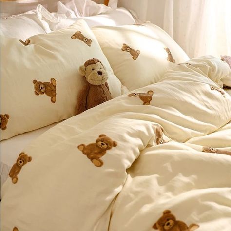 ABeautySense - Etsy Curaçao White Bear Duvet Blanket, Heart Bedding Set Aesthetic, Teddy Bear Bedroom Aesthetic, Teddy Bear Bedroom Ideas, Bear Bedroom Ideas, Soft Korean Aesthetic Room, Teddy Bear Room Decor, Bear Room Decor, Teddy Bear Bedding