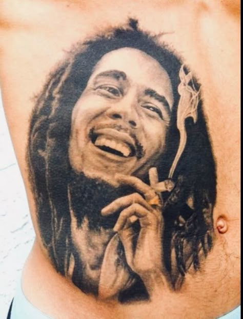 Bob Marley Tattoo on Side Bob Marley Portrait Tattoo, Bob Marley Tattoo Ideas, Marley Tattoo, Tattoo On Stomach, Bob Marley Tattoo, Musician Tattoo, Tattoo Leg Sleeve, Bob Marley Poster, Bob Marley Art