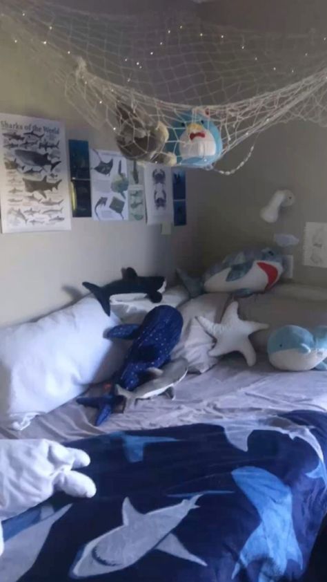 Dorm Room Ocean Theme, Aquatic Bedroom Ideas, Marine Bedroom Aesthetic, Blue Ocean Bedroom Aesthetic, Sea Aesthetic Room Decor, Jellyfish Room Ideas, Sea Animal Room Decor, Room Ocean Aesthetic, Sea Room Ideas Bedrooms