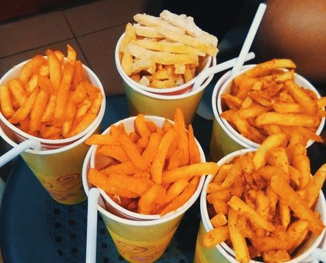 Fries And Drinks In One Cup, Fries In A Cup, Potato Corner, Food Dinner Ideas, A Darker Shade Of Magic, Movie Night Party, Food Therapy, Food Dinner, Night Party