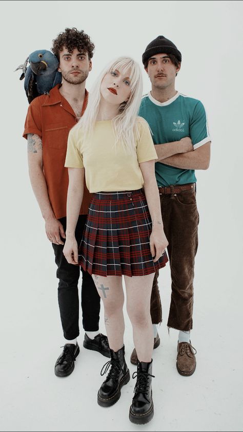 Paramore Concert, Paramore Band, Band Photoshoot, Hayley Paramore, Taylor York, Paramore Hayley Williams, Band Outfits, Mens Outfit Inspiration, Hayley Williams