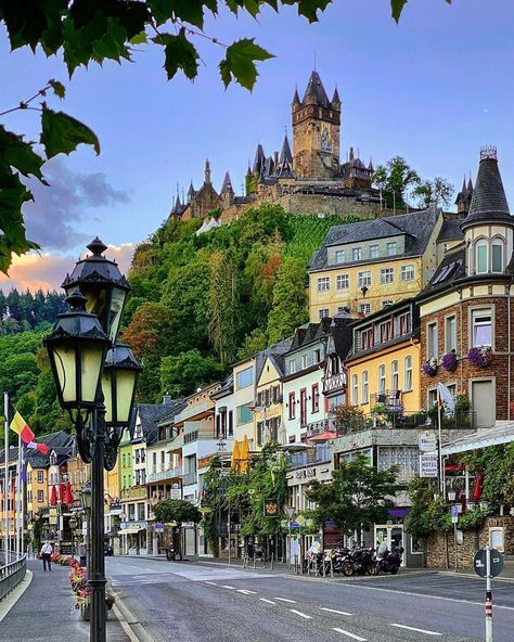 Cochem Germany, Castle Painting, Germany Castles, City Street, Beautiful Places To Travel, Travel Aesthetic, Wonderful Places, Travel Around The World, Beautiful Views