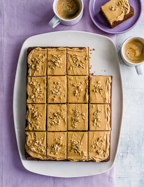 Mary Berry Coffee And Walnut Cake, Coffee And Walnut Traybake, Chocolate Traybake Recipes, Traybake Recipes Cake, Mary Berry Baking, Traybake Recipes, Traybake Cake, Xmas Cakes, Coffee Desserts