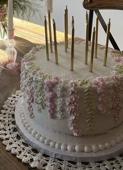 17 Birthday Cake, 17th Birthday Ideas, 18th Birthday Cake, Pretty Dessert, Sweet Sixteen Birthday, 18th Birthday Party, Pretty Birthday Cakes, 14th Birthday, Cute Birthday Cakes