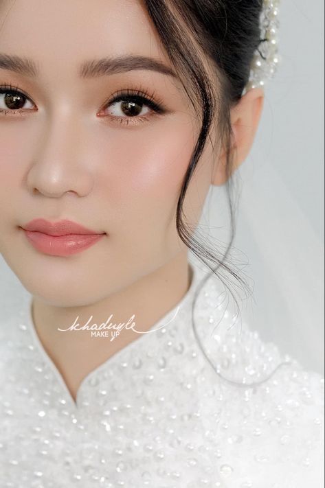 Korean Wedding Makeup, Bride Makeup Natural, Makeup Asia, Asian Wedding Makeup, Wedding Makeup Bride, Asian Bridal Makeup, Engagement Makeup, Music Instagram, Graduation Makeup