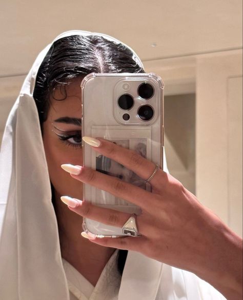 Rich Khaleeji Aesthetic, Khaleeji Girl Aesthetic, Rich Khaleeji, Khaleeji Lifestyle, Khaleeji Aesthetic, Celebrity Prom Dresses, Mint Green Aesthetic, Hijabi Fits, Goth Nails